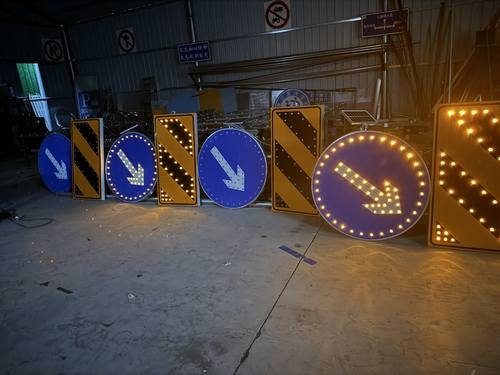 安徽安徽河南太阳能交通标牌 河南自发光交通路标牌厂家